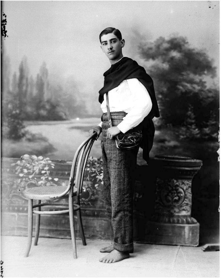 Antonio, personaje de sin la tierra prometida
